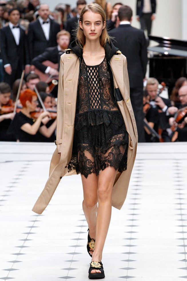 BurberryProrsum-Verao_RTW16_London-4