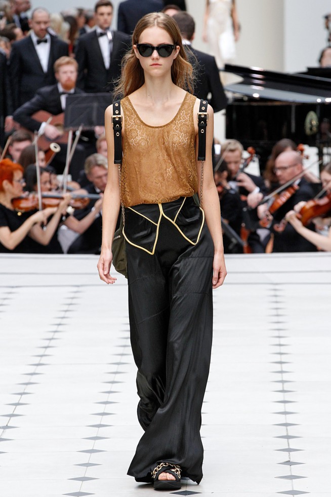 BurberryProrsum-Verao_RTW16_London-8