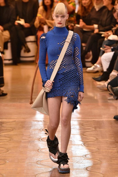 AcneStudios-Verao_RTW16_Paris-7
