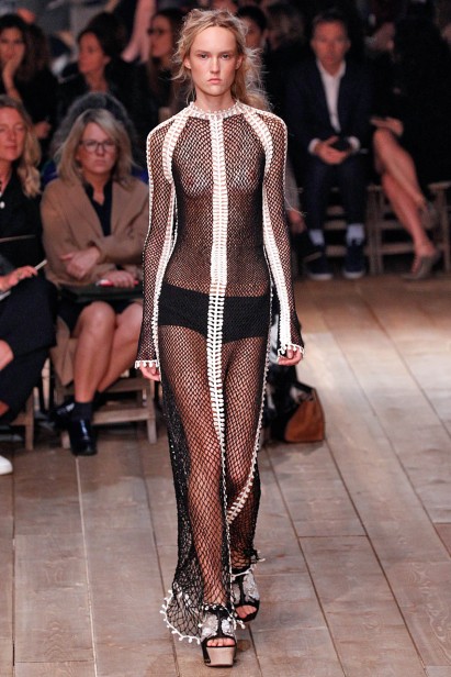 AlexanderMcQueen-Verao_RTW16_Paris-11
