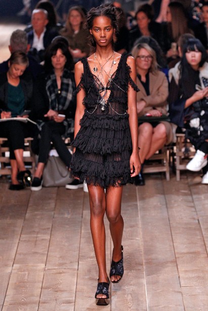 AlexanderMcQueen-Verao_RTW16_Paris-14