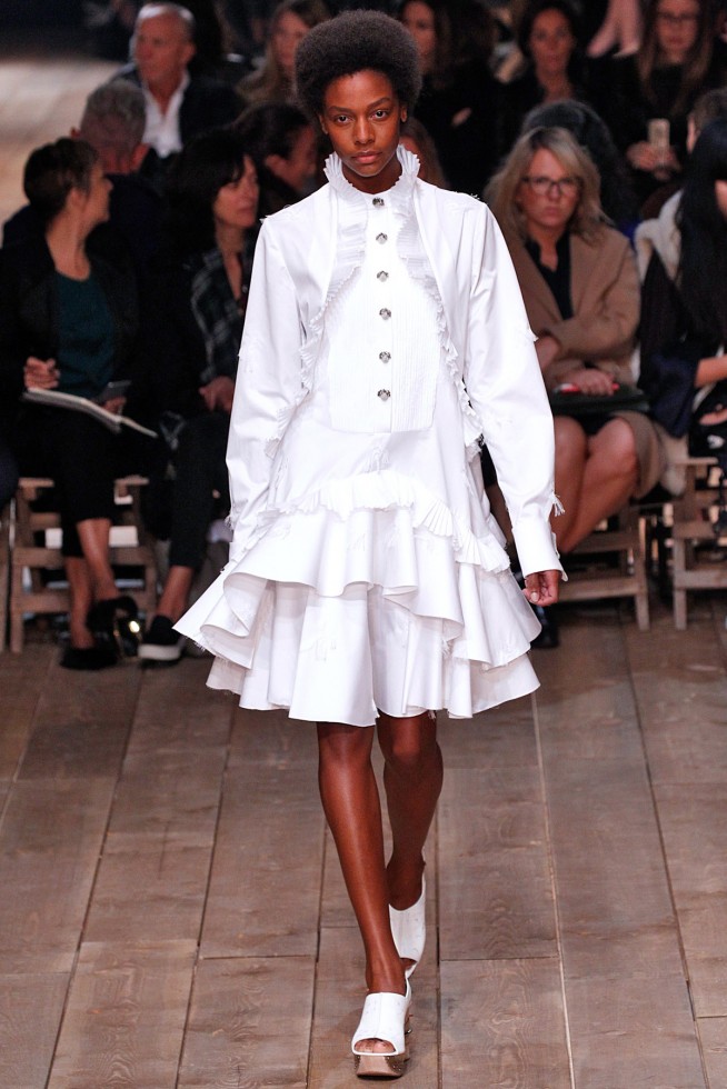 AlexanderMcQueen-Verao_RTW16_Paris-17
