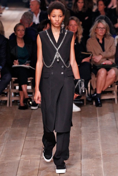 AlexanderMcQueen-Verao_RTW16_Paris-18