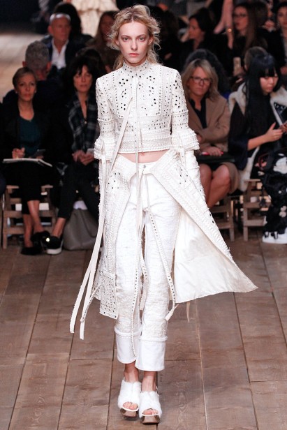 AlexanderMcQueen-Verao_RTW16_Paris-21