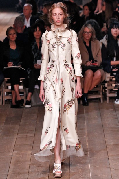 AlexanderMcQueen-Verao_RTW16_Paris-25