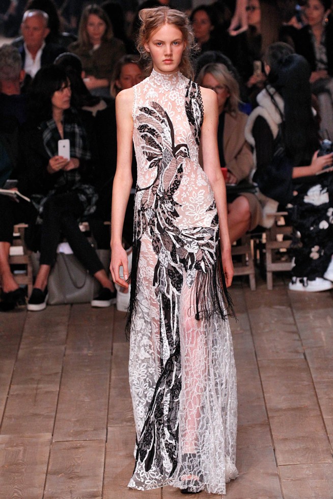 AlexanderMcQueen-Verao_RTW16_Paris-37