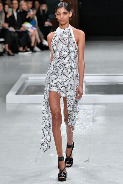 Chalayan-Verao_RTW16_Paris-34