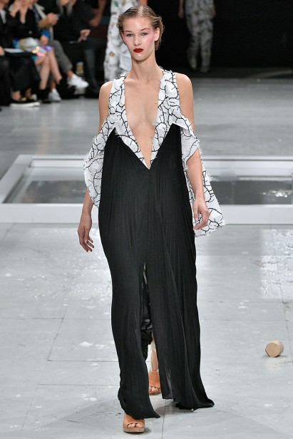 Chalayan-Verao_RTW16_Paris-37