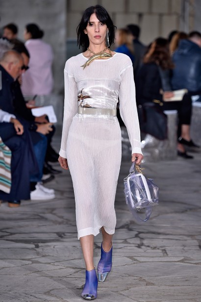 Loewe-Verao_RTW16_Paris-10