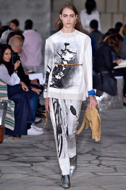 Loewe-Verao_RTW16_Paris-14