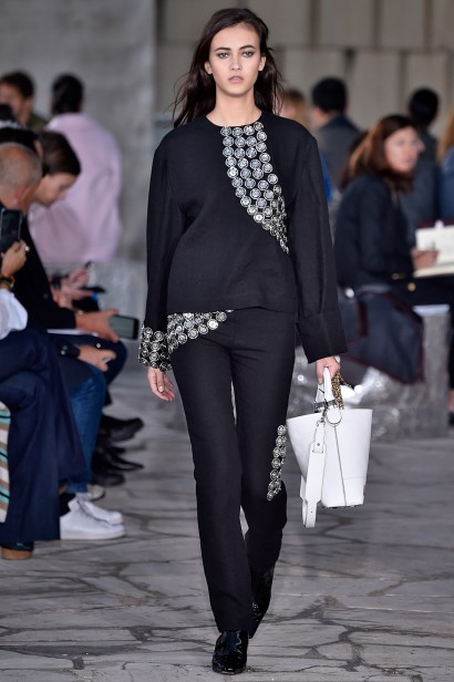 Loewe-Verao_RTW16_Paris-25