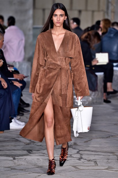 Loewe-Verao_RTW16_Paris-30