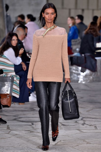 Loewe-Verao_RTW16_Paris-33