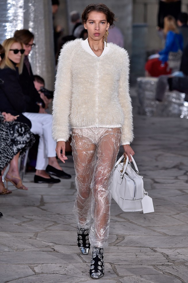 Loewe-Verao_RTW16_Paris-5