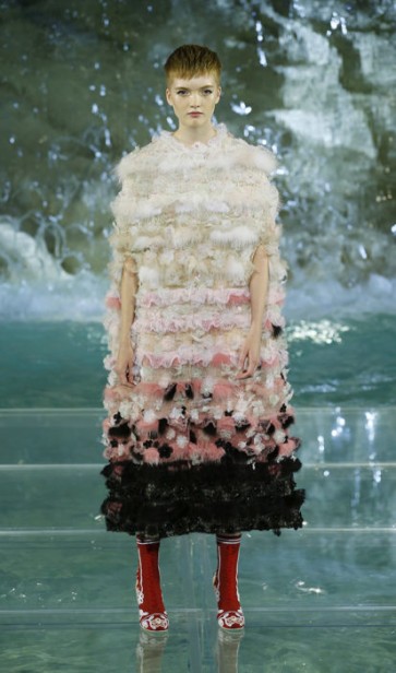 14_FENDI_HAUTE-FOURRURE_AW_1617-413x700