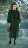 16_FENDI_HAUTE-FOURRURE_AW_1617-413x700
