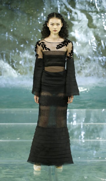 23_FENDI_HAUTE-FOURRURE_AW_1617-413x700