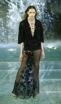 24_FENDI_HAUTE-FOURRURE_AW_1617-413x700