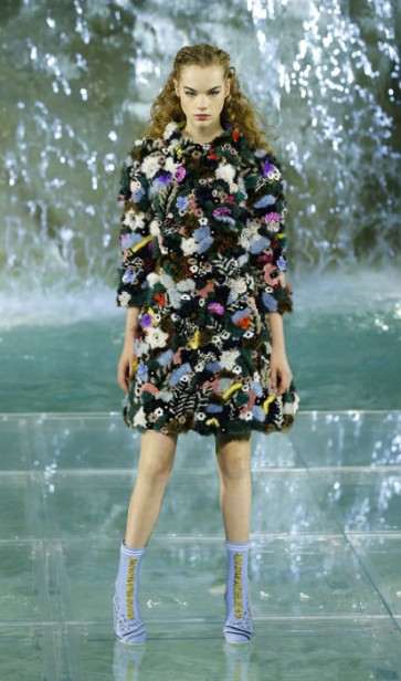 38_FENDI_HAUTE-FOURRURE_AW_1617-413x700