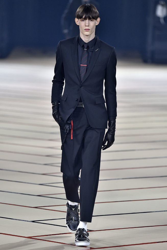 Dior Homme Paris Menswear Fall Winter 2017 - January 2017