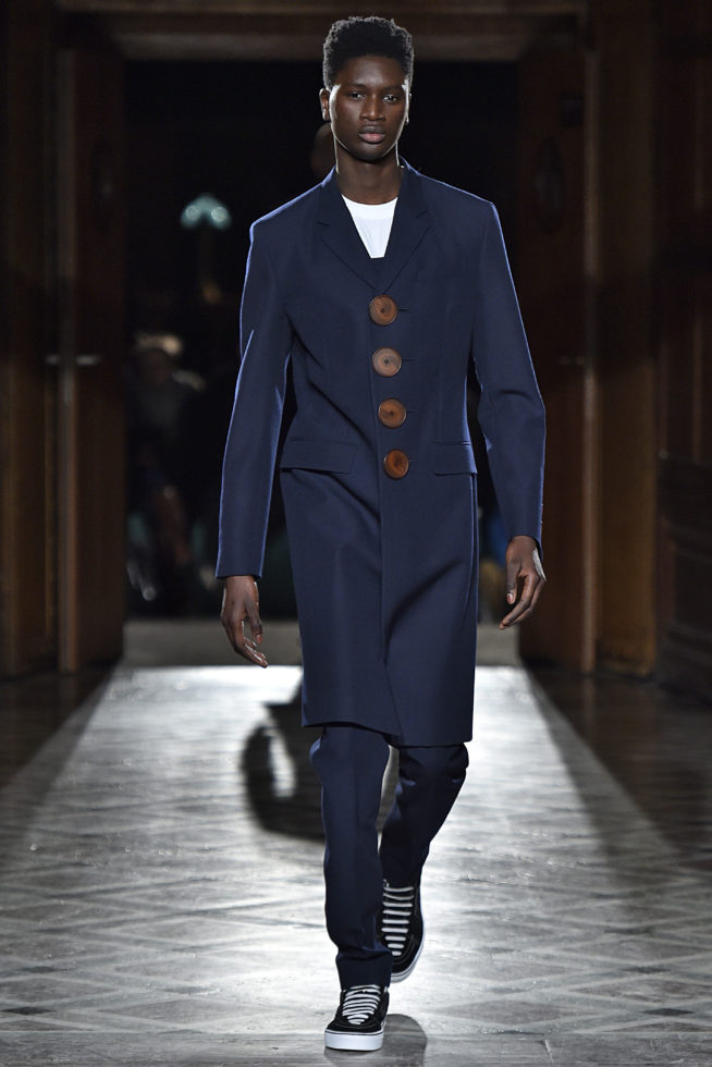 Givenchy Paris Menswear Fall Winter 2017 - January 2017