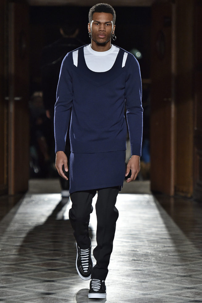 Givenchy Paris Menswear Fall Winter 2017 - January 2017