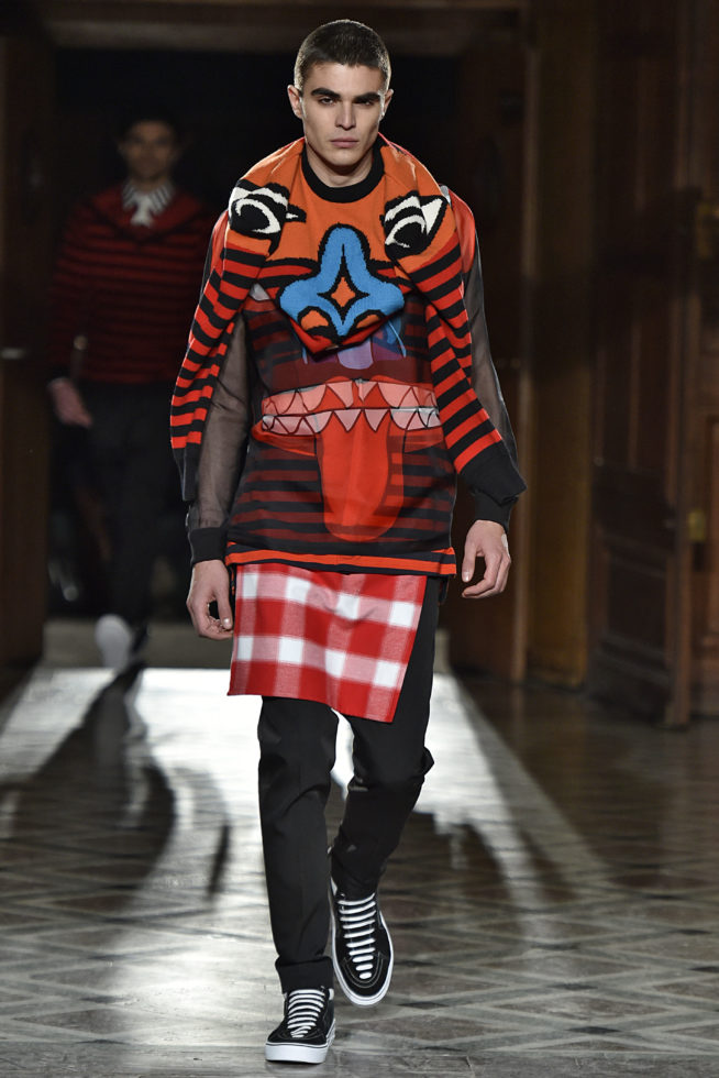 Givenchy Paris Menswear Fall Winter 2017 - January 2017