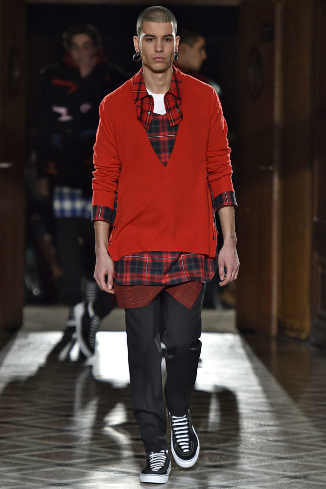 Givenchy Paris Menswear Fall Winter 2017 - January 2017