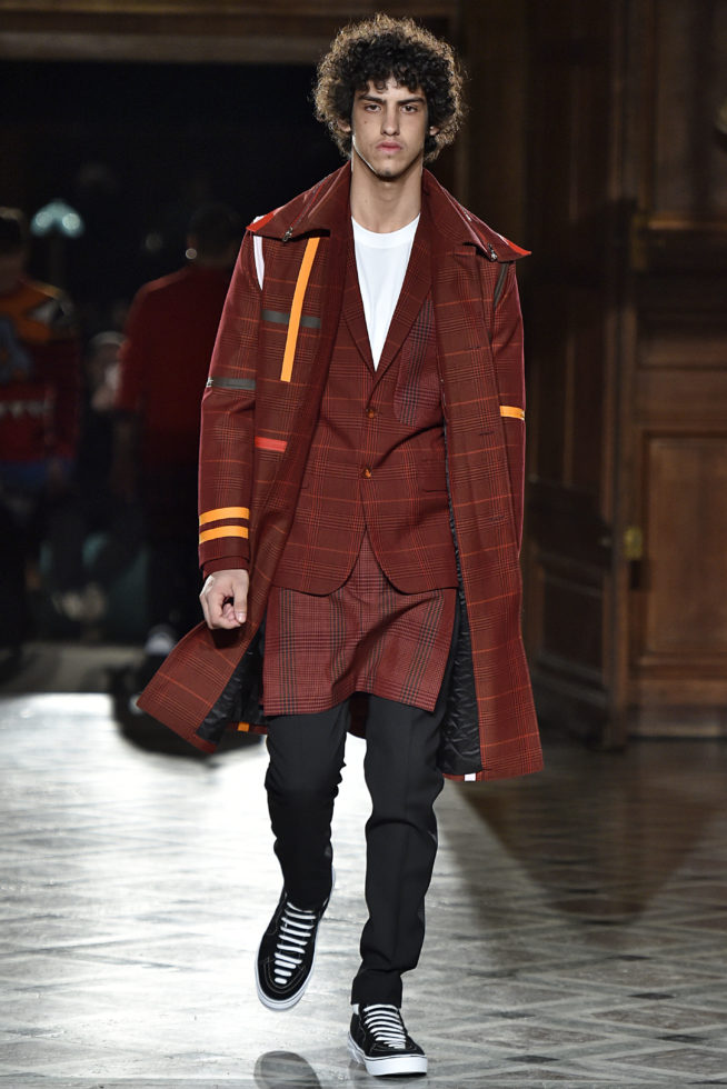 Givenchy Paris Menswear Fall Winter 2017 - January 2017