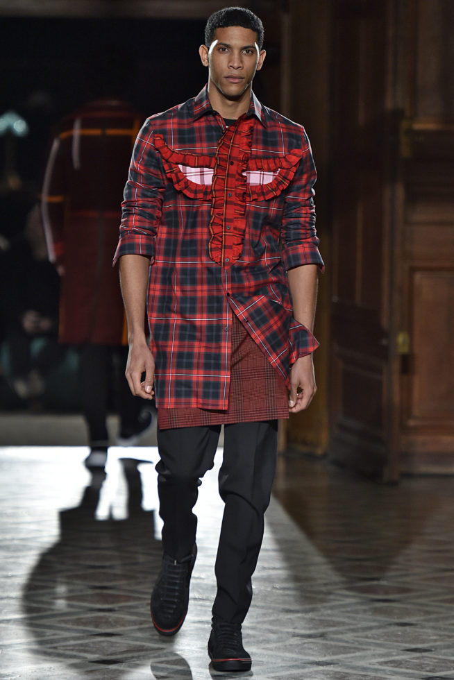 Givenchy Paris Menswear Fall Winter 2017 - January 2017