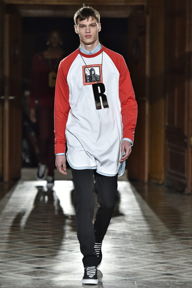 Givenchy Paris Menswear Fall Winter 2017 - January 2017