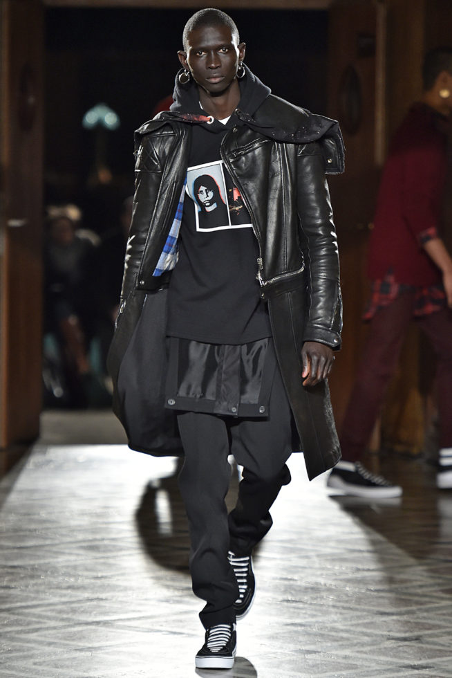 Givenchy Paris Menswear Fall Winter 2017 - January 2017