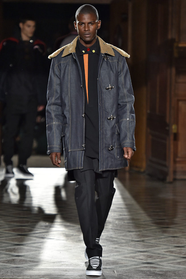 Givenchy Paris Menswear Fall Winter 2017 - January 2017