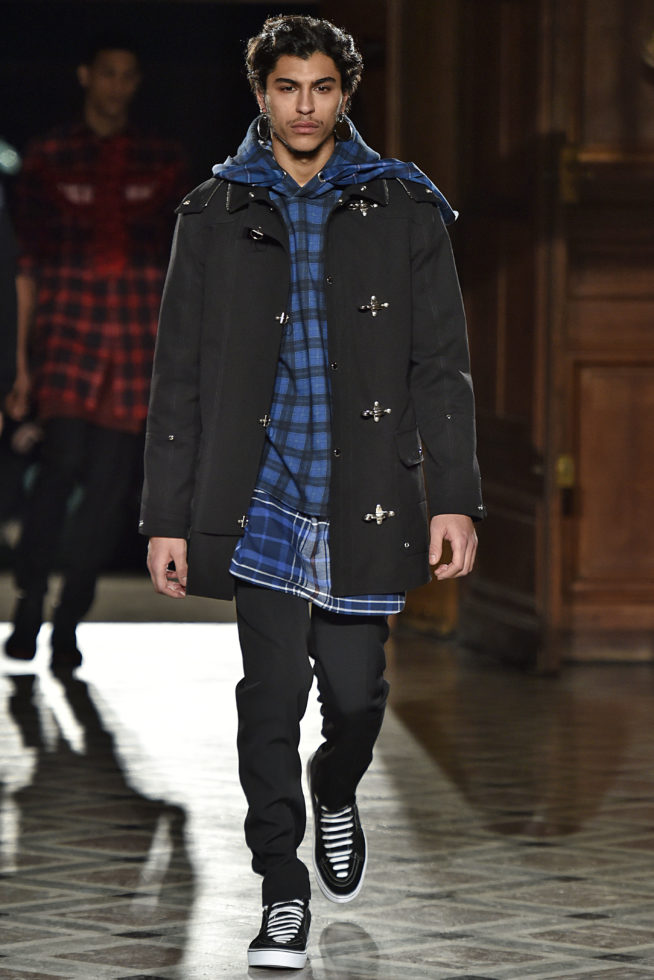 Givenchy Paris Menswear Fall Winter 2017 - January 2017