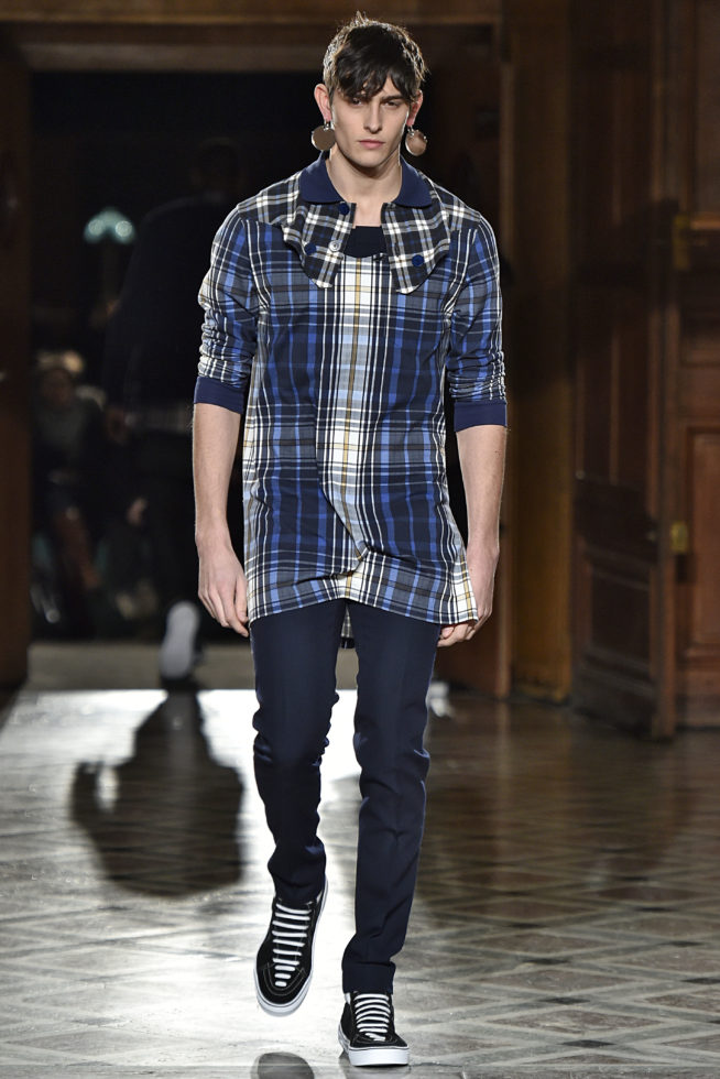 Givenchy Paris Menswear Fall Winter 2017 - January 2017