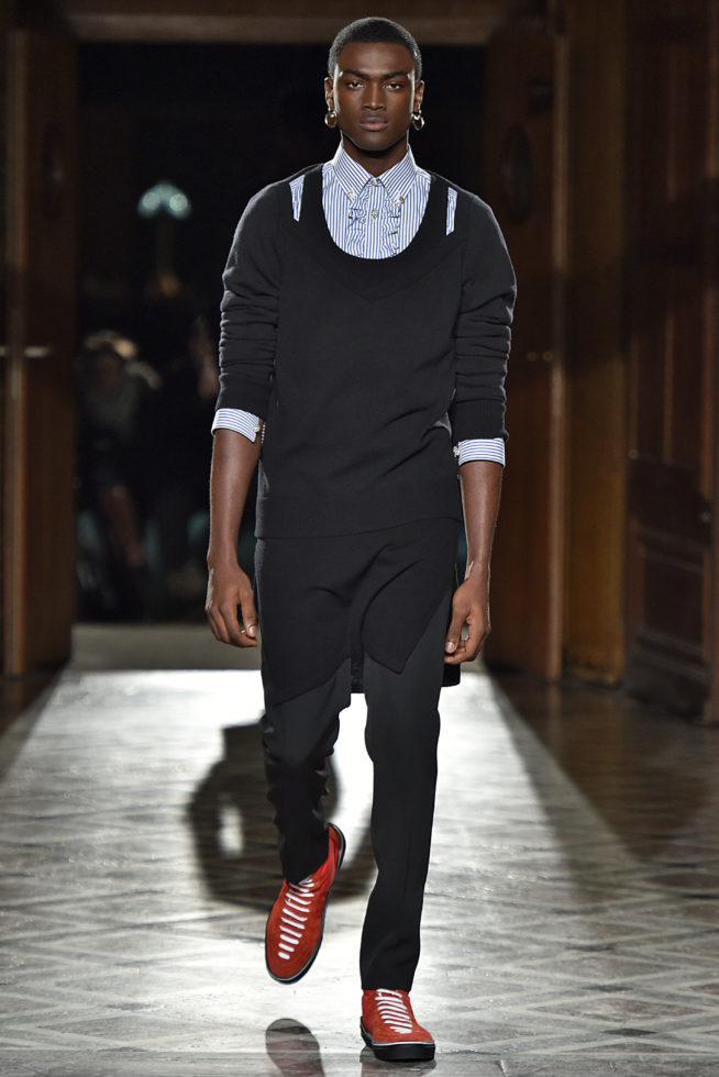 Givenchy Paris Menswear Fall Winter 2017 - January 2017