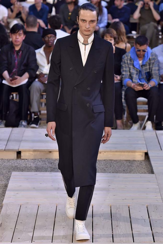 Alexander McQueen Paris Menswear Spring Summer 2018 Paris June 2017