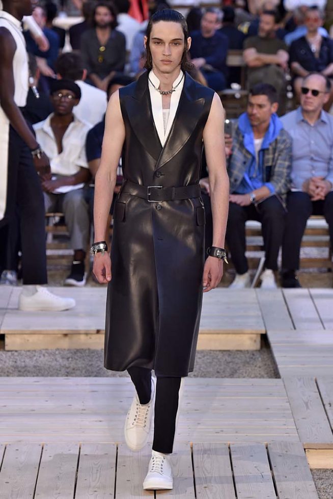 Alexander McQueen Paris Menswear Spring Summer 2018 Paris June 2017