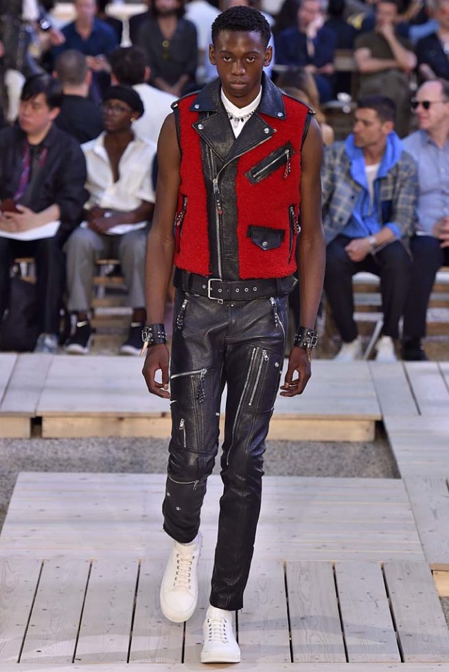 Alexander McQueen Paris Menswear Spring Summer 2018 Paris June 2017