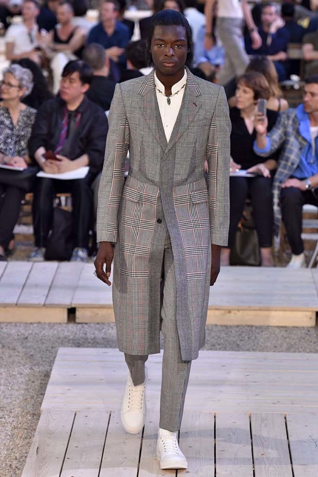 Alexander McQueen Paris Menswear Spring Summer 2018 Paris June 2017