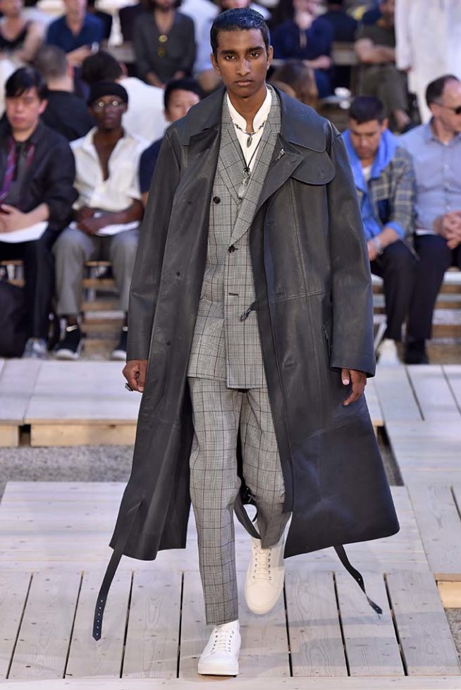 Alexander McQueen Paris Menswear Spring Summer 2018 Paris June 2017