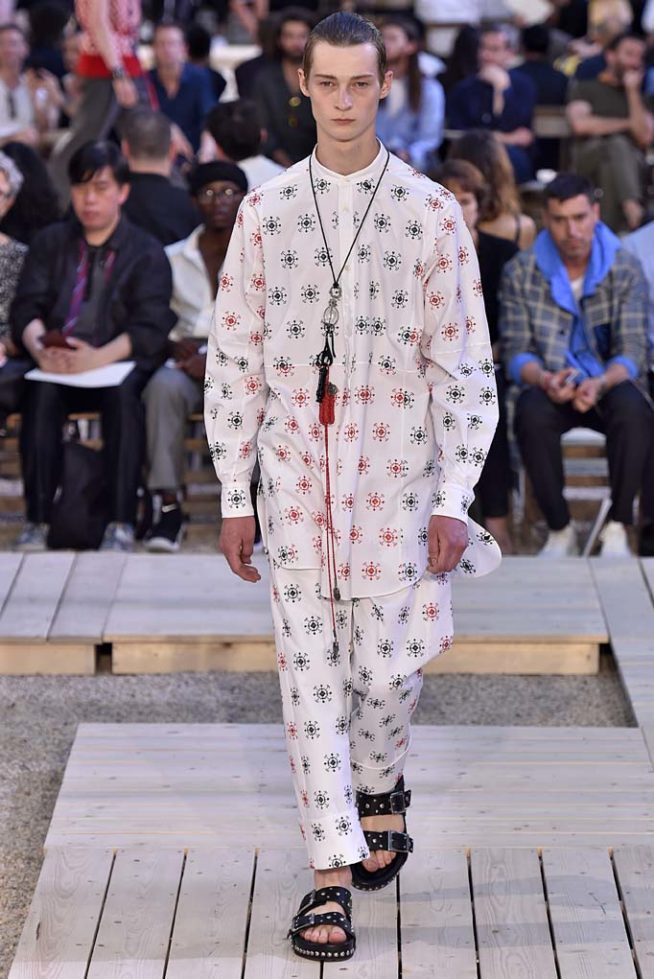 Alexander McQueen Paris Menswear Spring Summer 2018 Paris June 2017