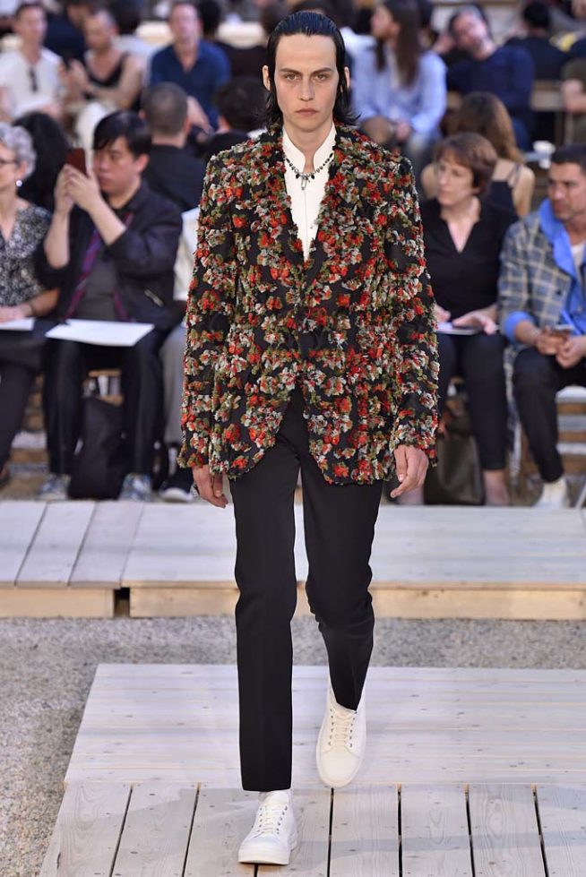 Alexander McQueen Paris Menswear Spring Summer 2018 Paris June 2017