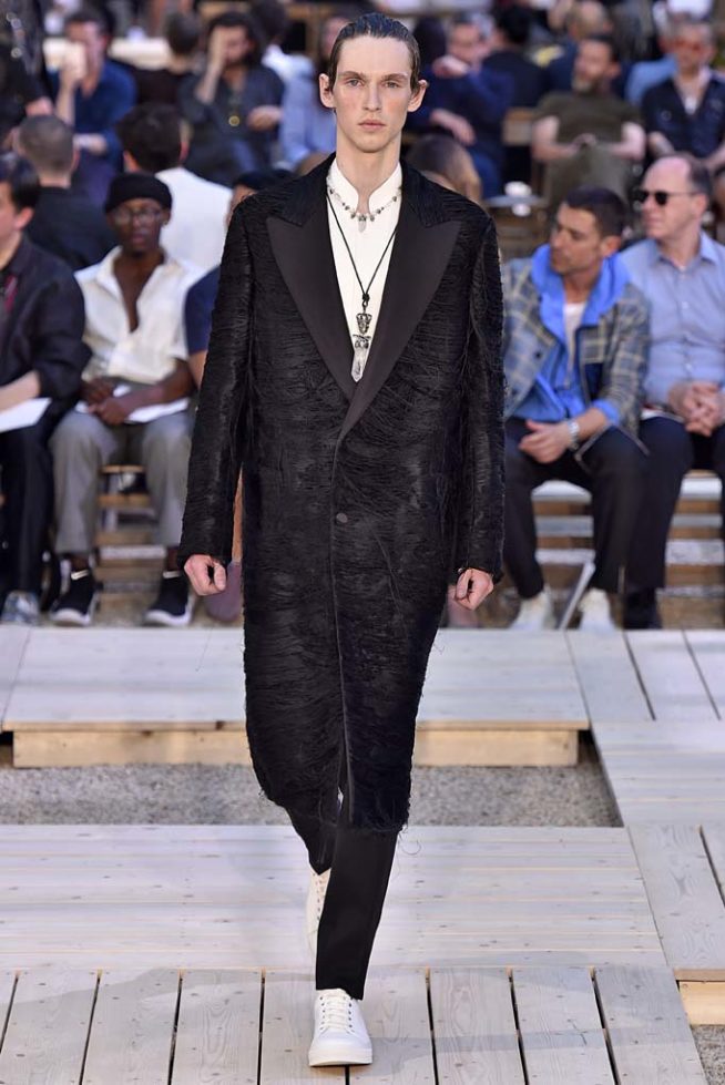 Alexander McQueen Paris Menswear Spring Summer 2018 Paris June 2017