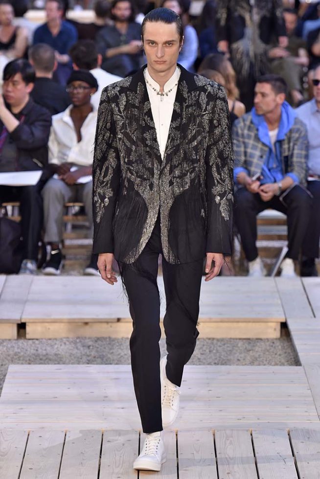 Alexander McQueen Paris Menswear Spring Summer 2018 Paris June 2017