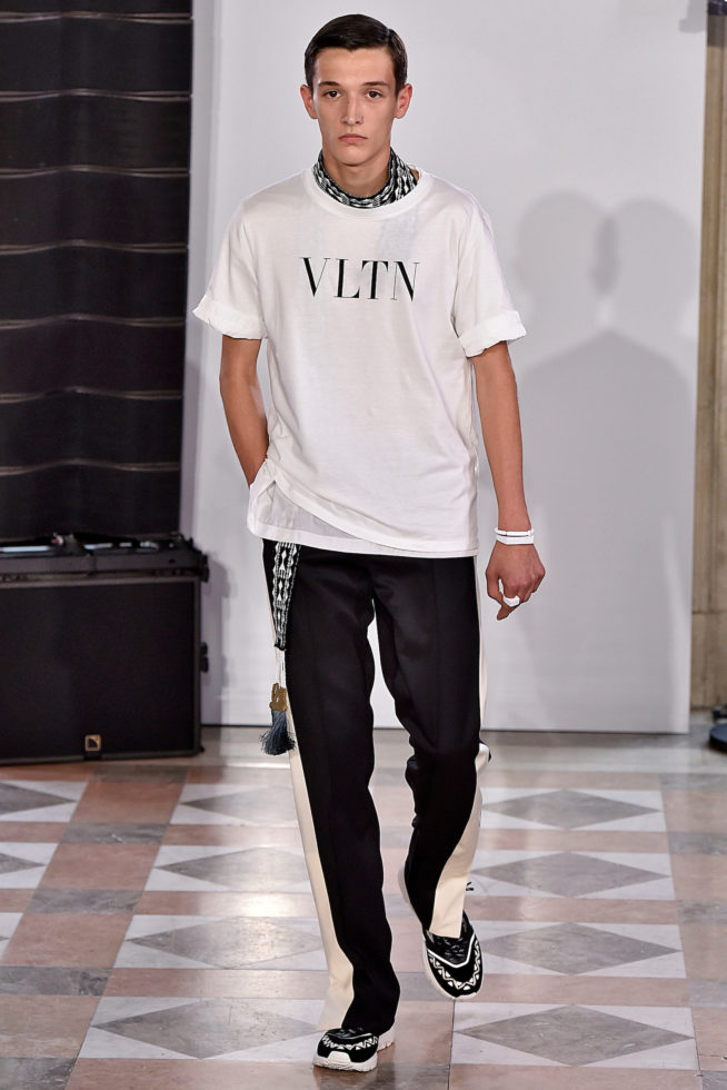 Valentino Paris Menswear Spring Summer 2018 Paris June 2017
