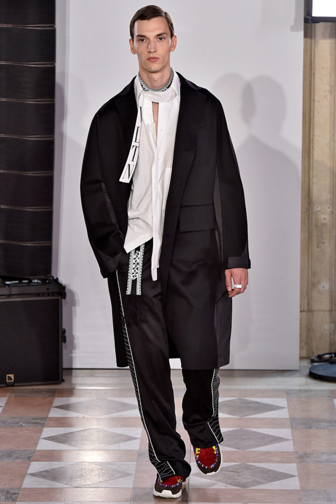 Valentino Paris Menswear Spring Summer 2018 Paris June 2017