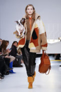 tods-2-rtw-fw18-milan-0609-1519379502-bigthumb