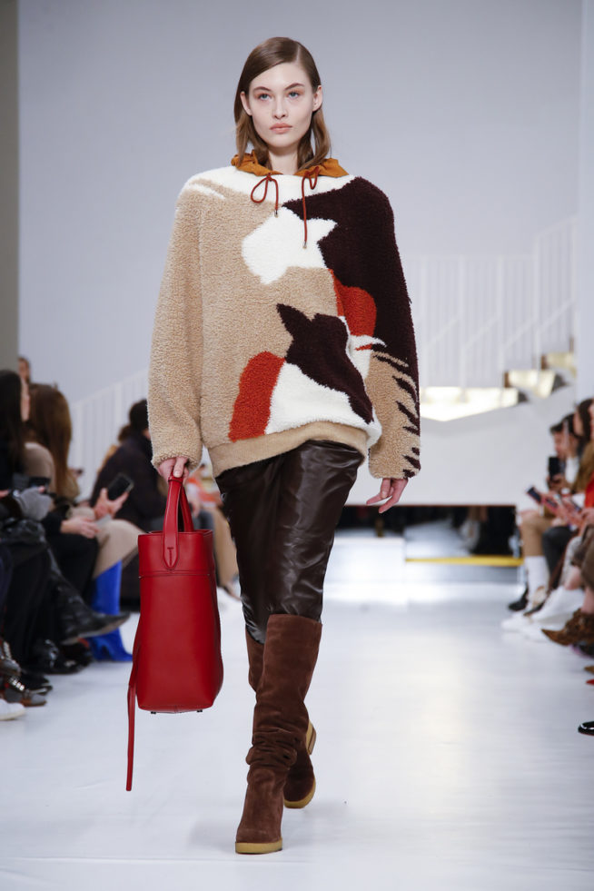 tods-2-rtw-fw18-milan-0662-1519379589-bigthumb