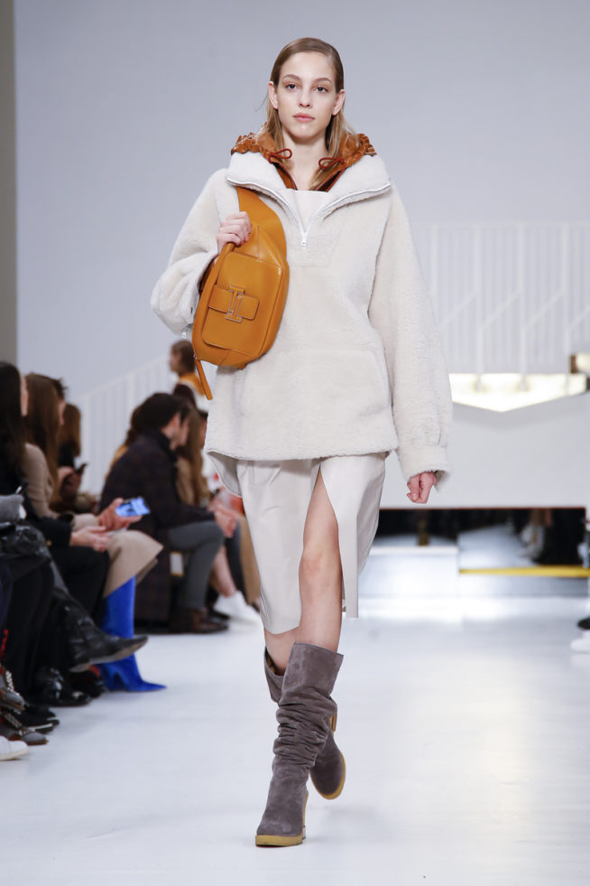 tods-2-rtw-fw18-milan-0703-1519379661-bigthumb